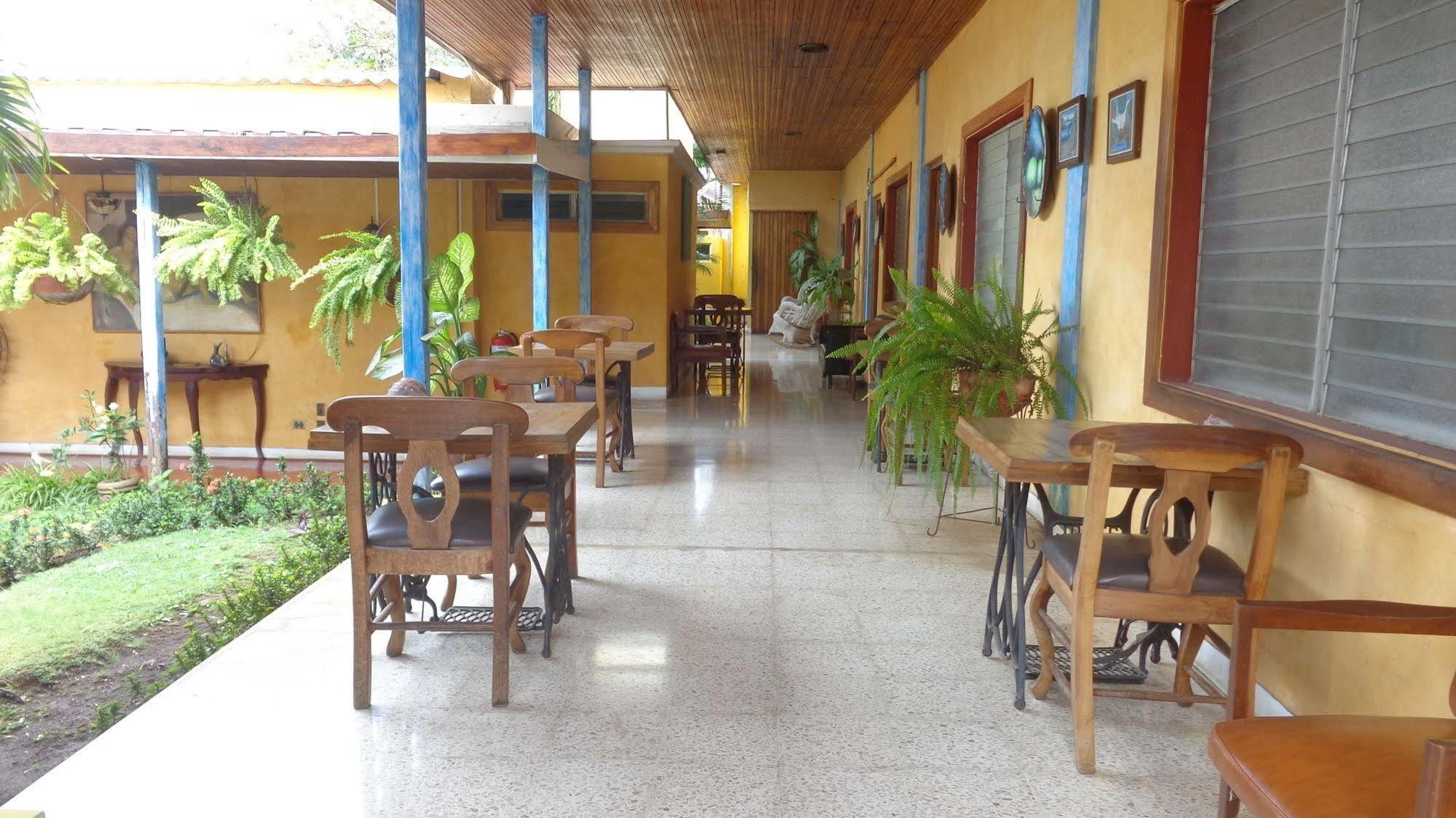 Hotel Villa Americana Managua Buitenkant foto
